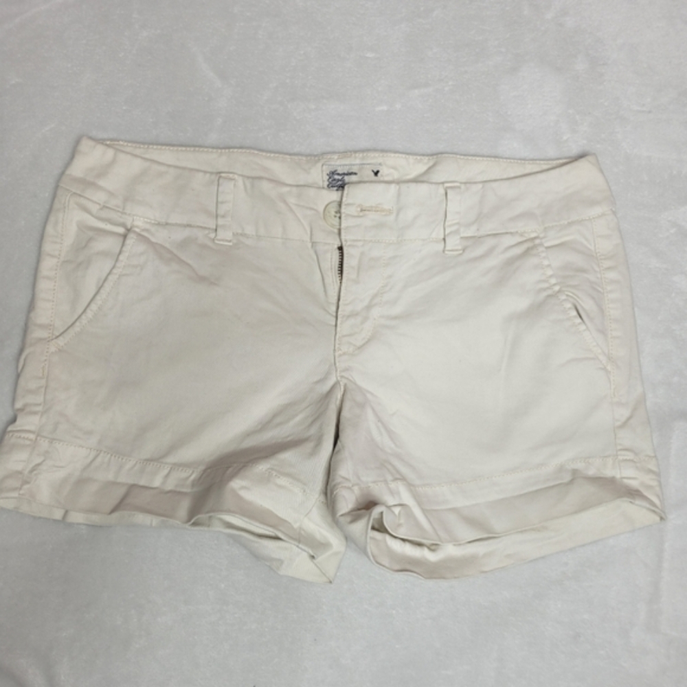 Beige short shorts